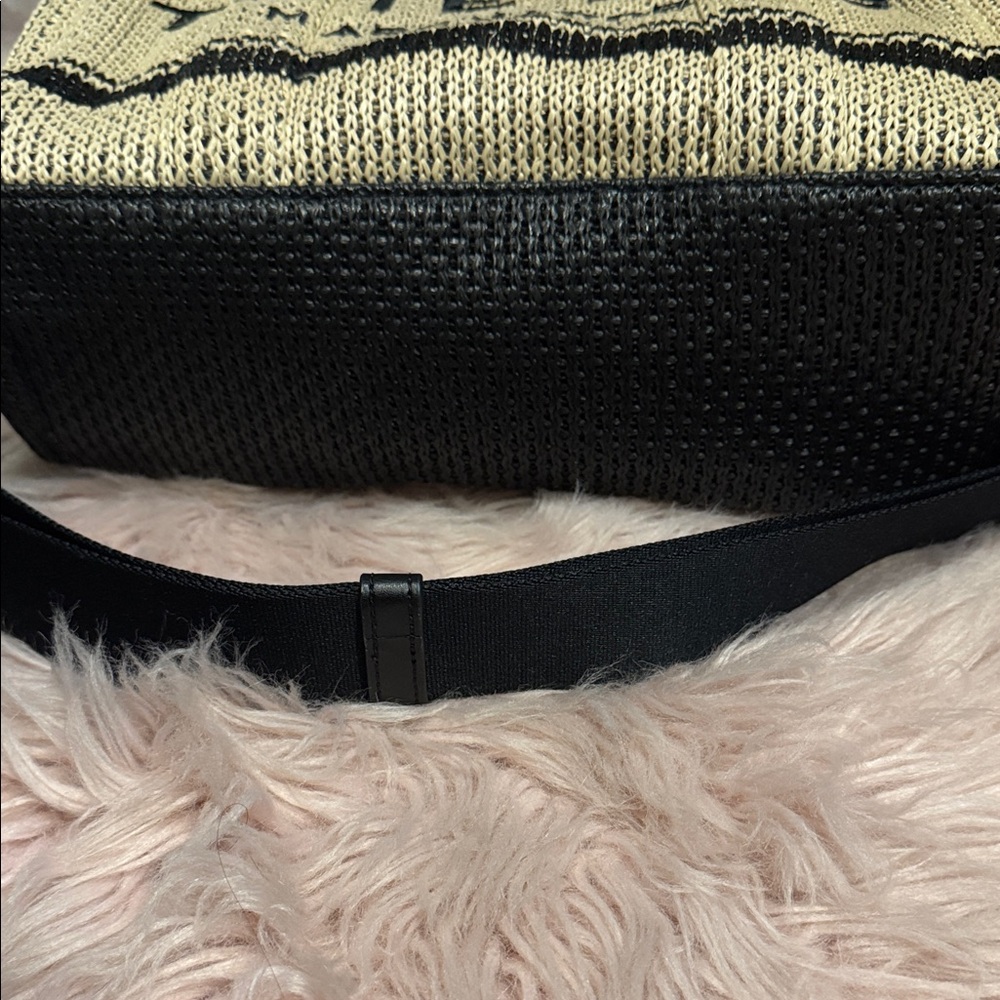 Marc Jacobs Black and Tan Tote Bag - Picture 2 of 4